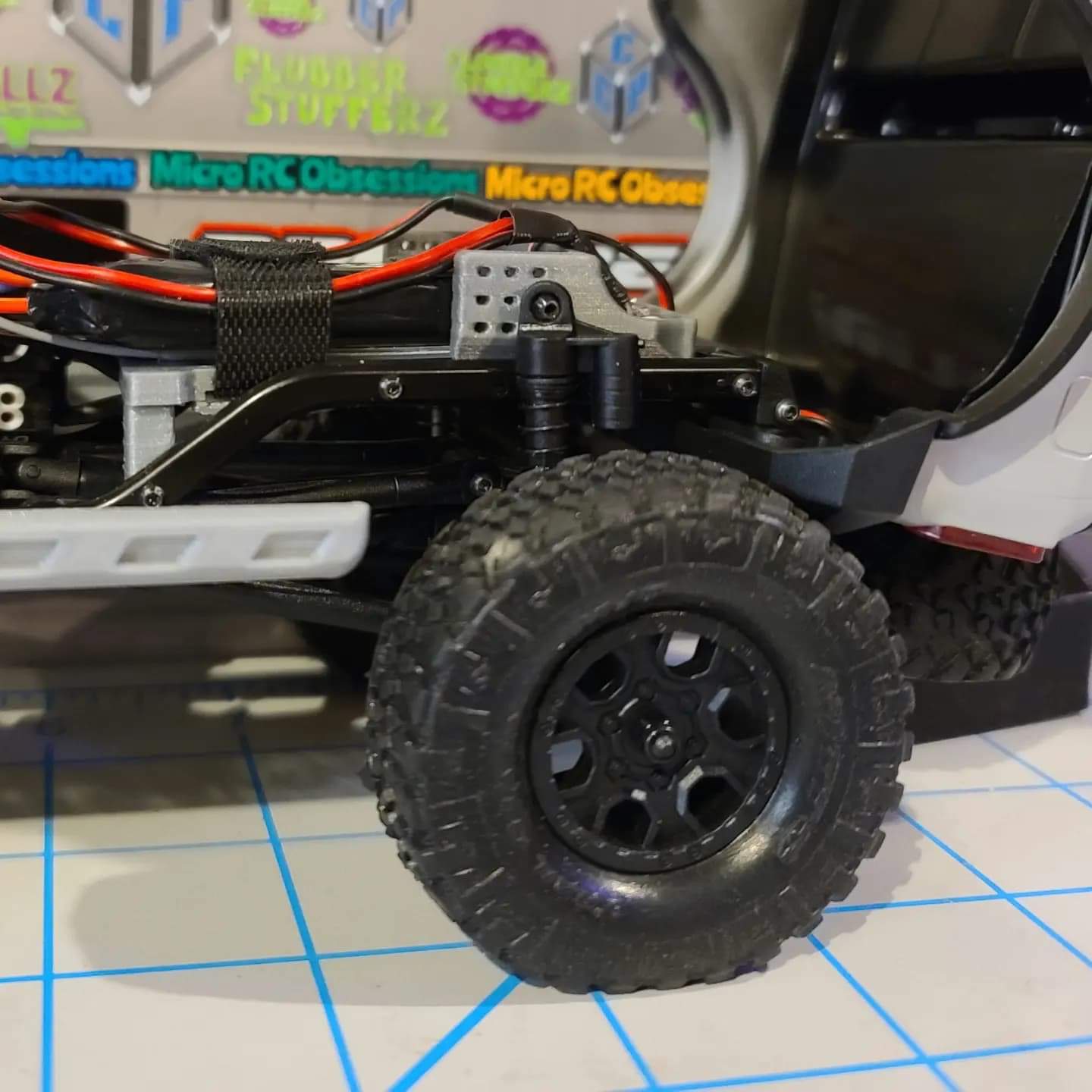 FlubRC LCG Battery Tray