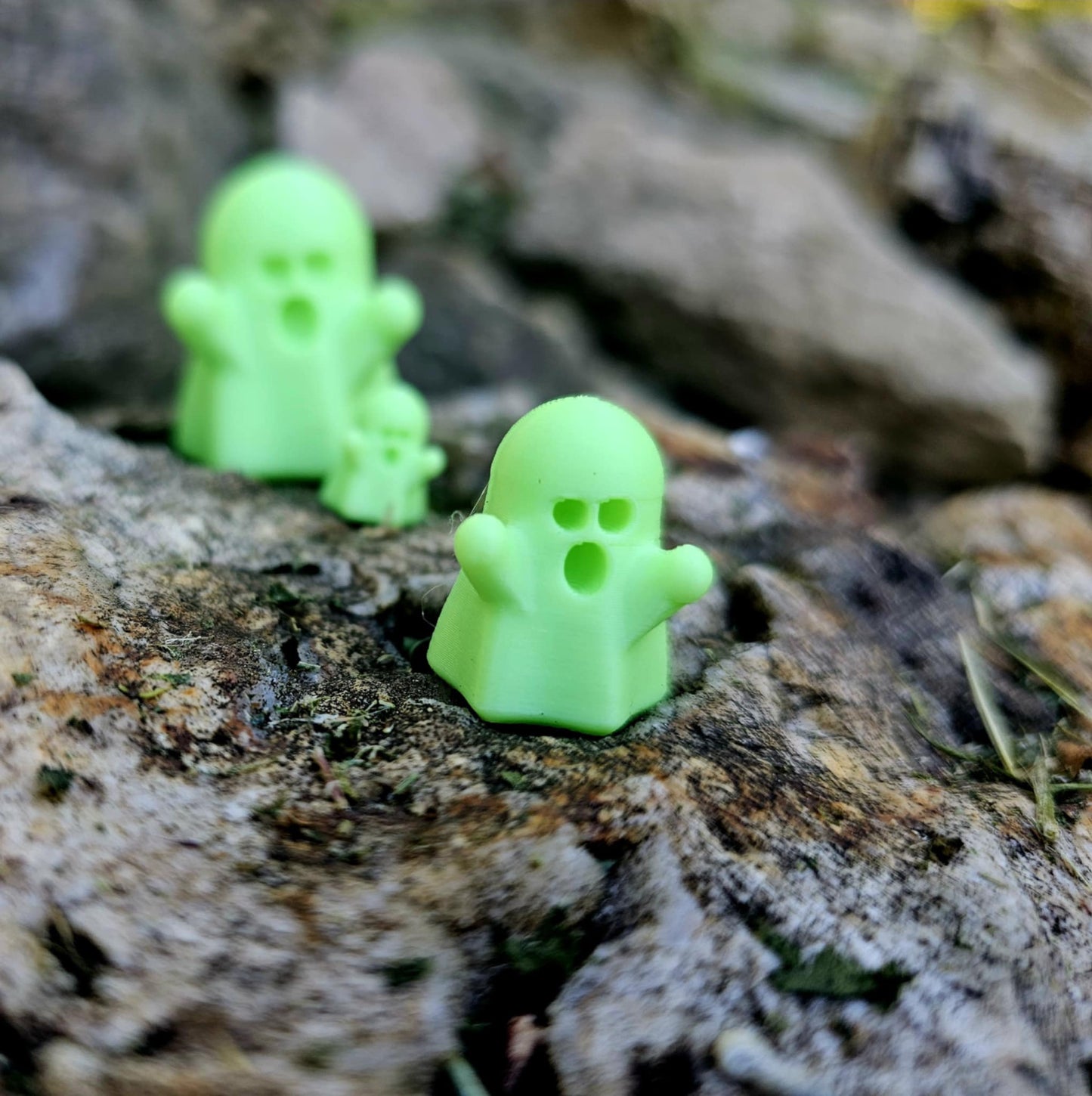 Scale Glow-in-the-Dark Lit Ghost